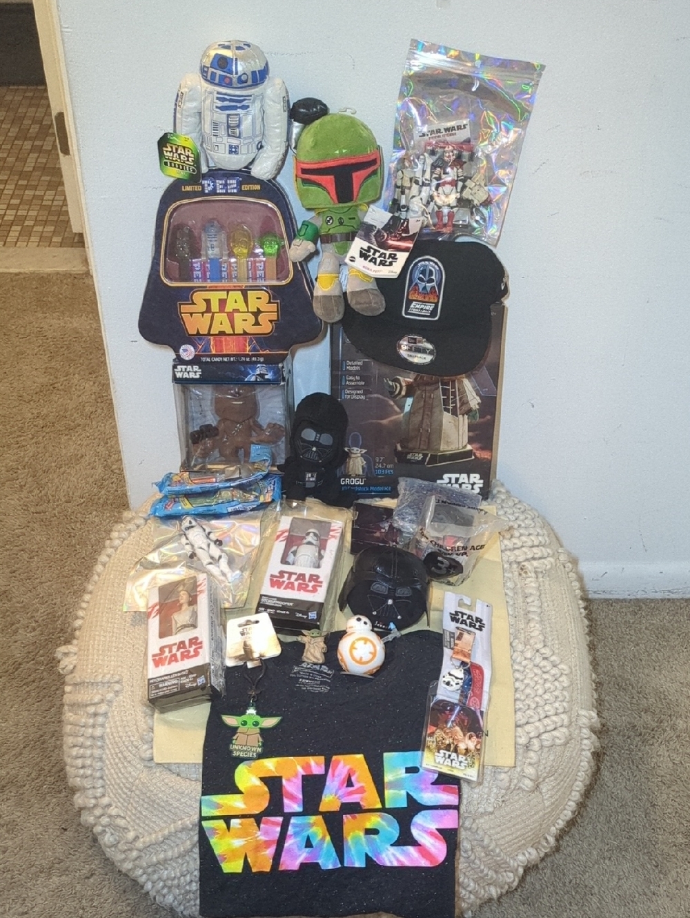Star Wars Rainbow Logo Tee w/Collectible Merch Star Wars Collectors Special $125